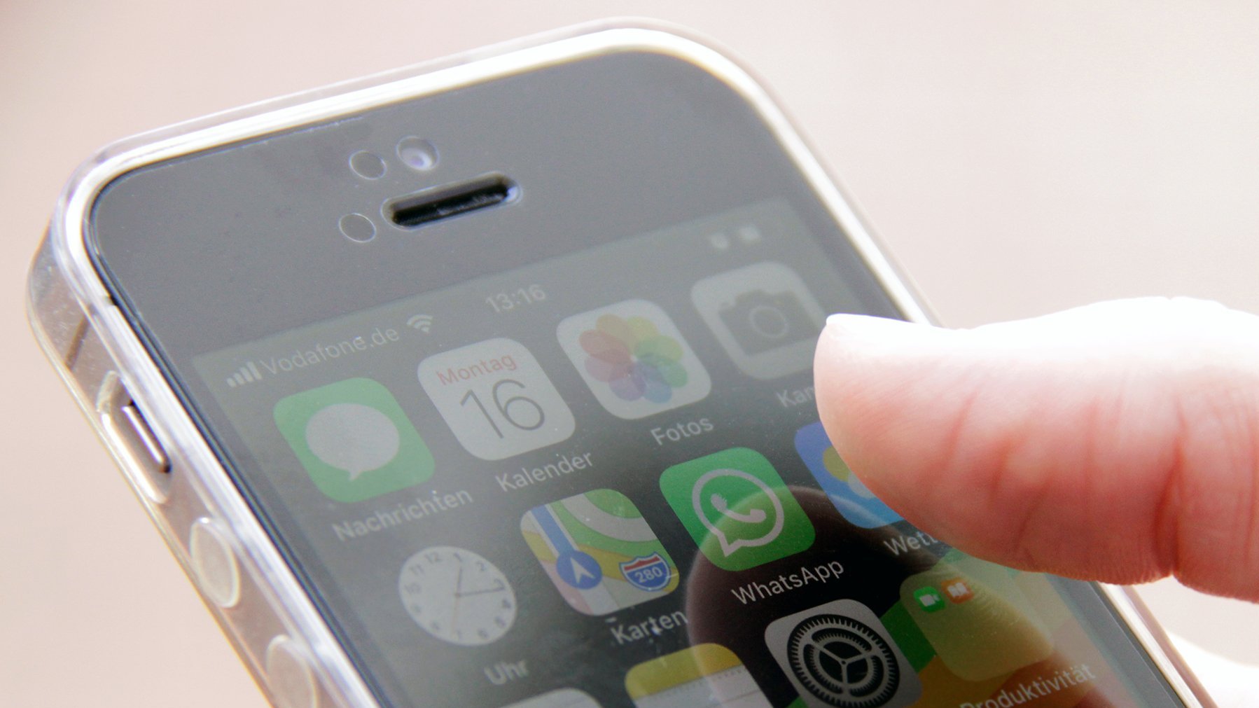 Smartphone mit WhatsApp